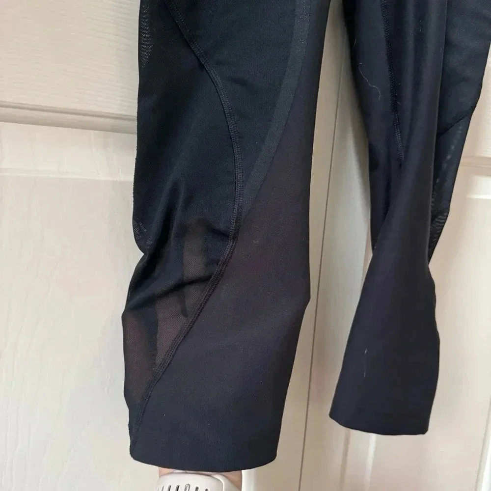 Nike Power Legend 20” Mid Rise Training Capri Leggings Women’s size Small